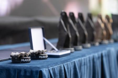 Priznanja in nagrade 1 